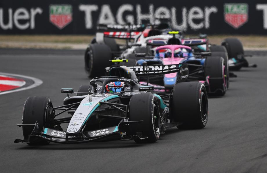 [图]F1中国大奖赛 梅奔车手安东内利生涯正赛首冠